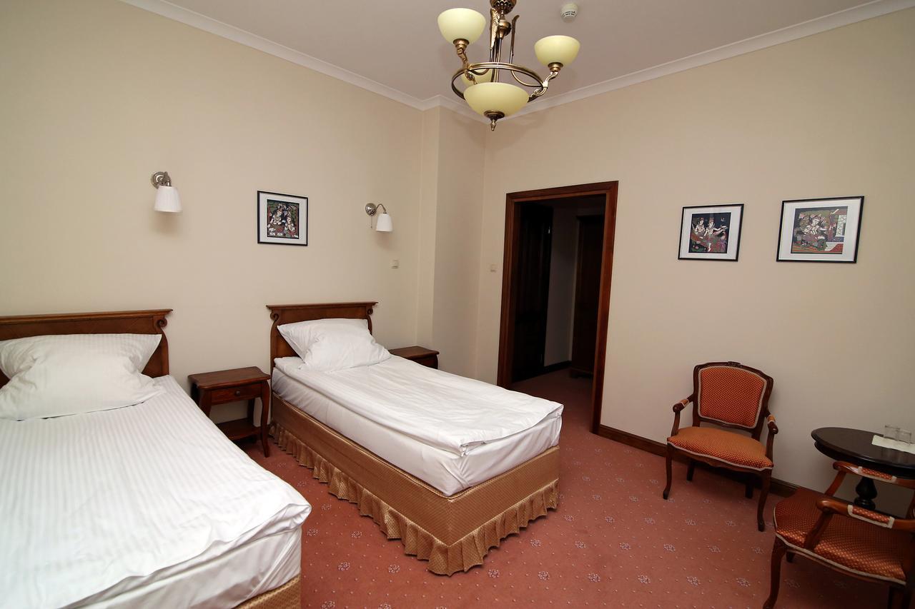 Bed and Breakfast Dwor Bieland à Elbląg Extérieur photo