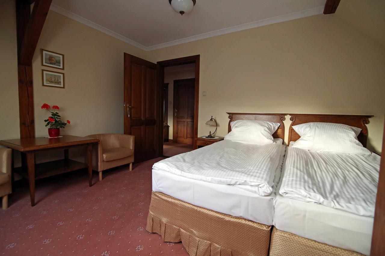 Bed and Breakfast Dwor Bieland à Elbląg Extérieur photo