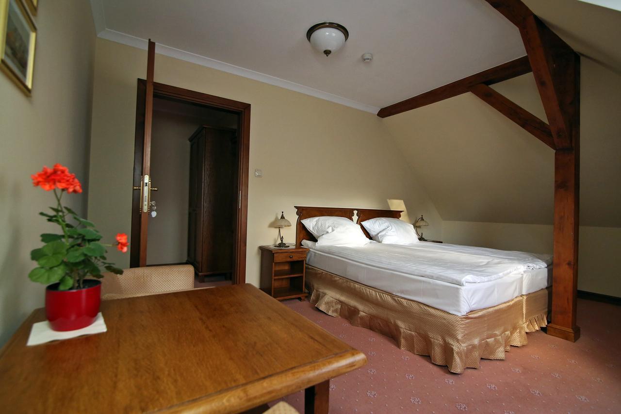 Bed and Breakfast Dwor Bieland à Elbląg Extérieur photo