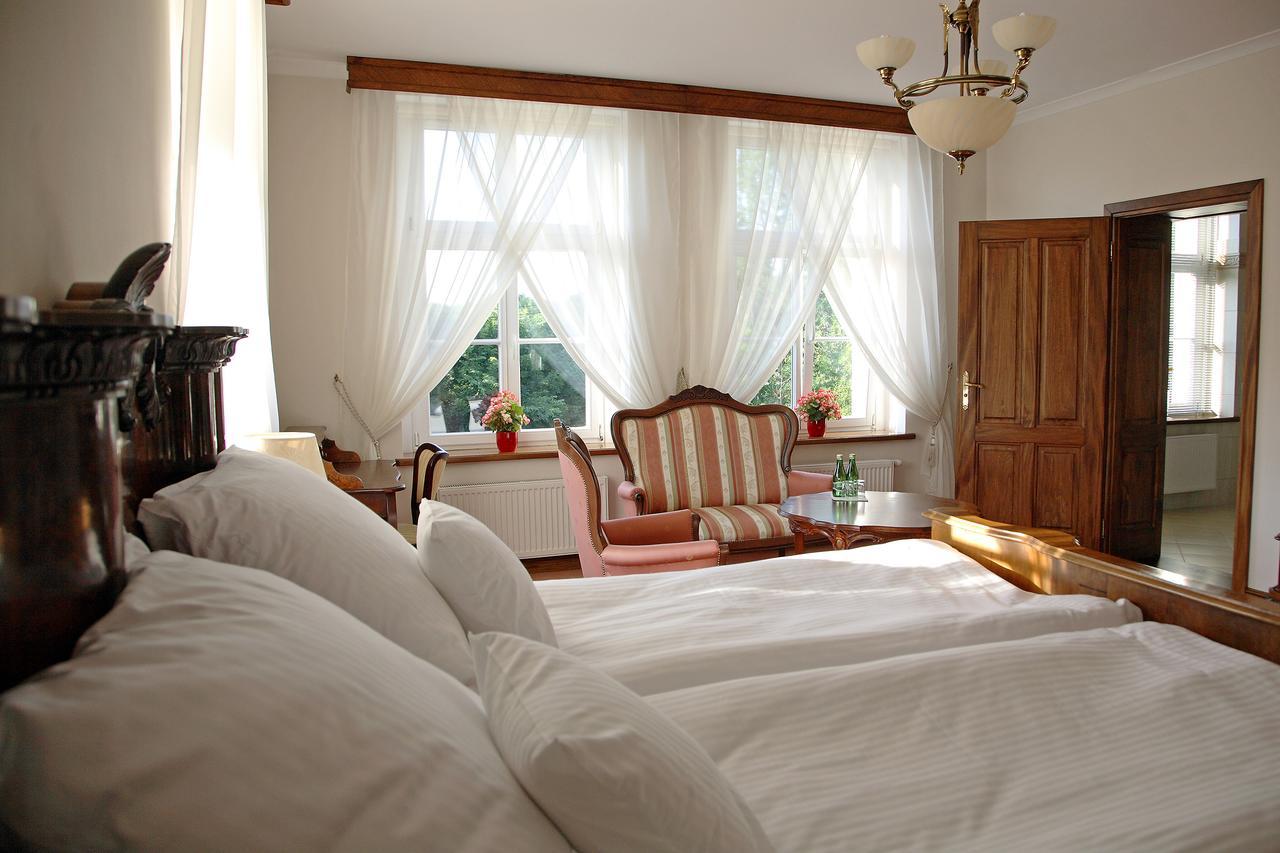 Bed and Breakfast Dwor Bieland à Elbląg Extérieur photo