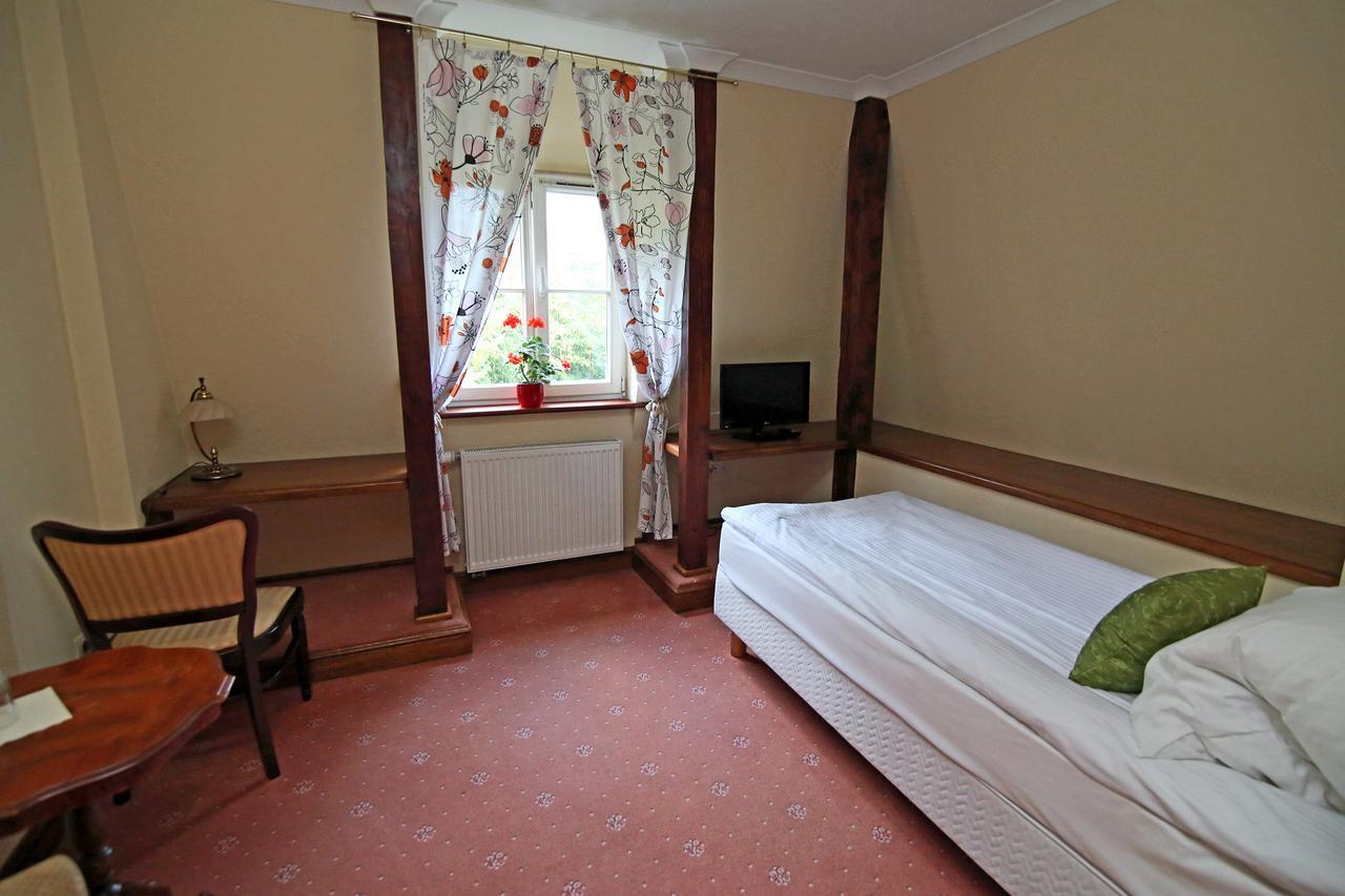 Bed and Breakfast Dwor Bieland à Elbląg Extérieur photo