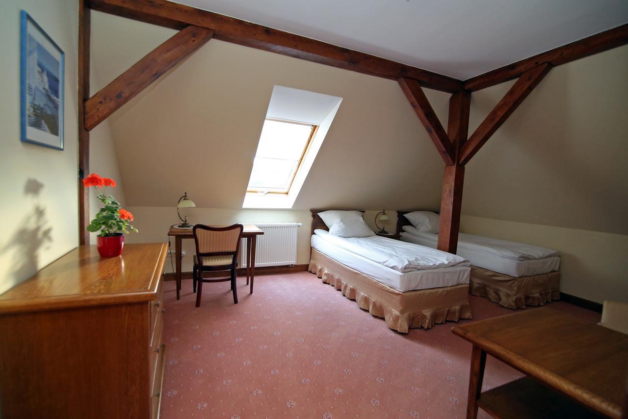 Bed and Breakfast Dwor Bieland à Elbląg Extérieur photo