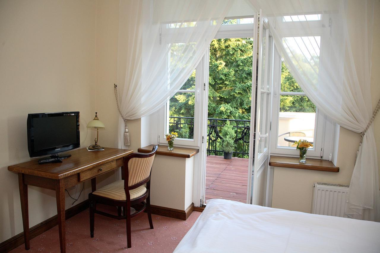 Bed and Breakfast Dwor Bieland à Elbląg Extérieur photo