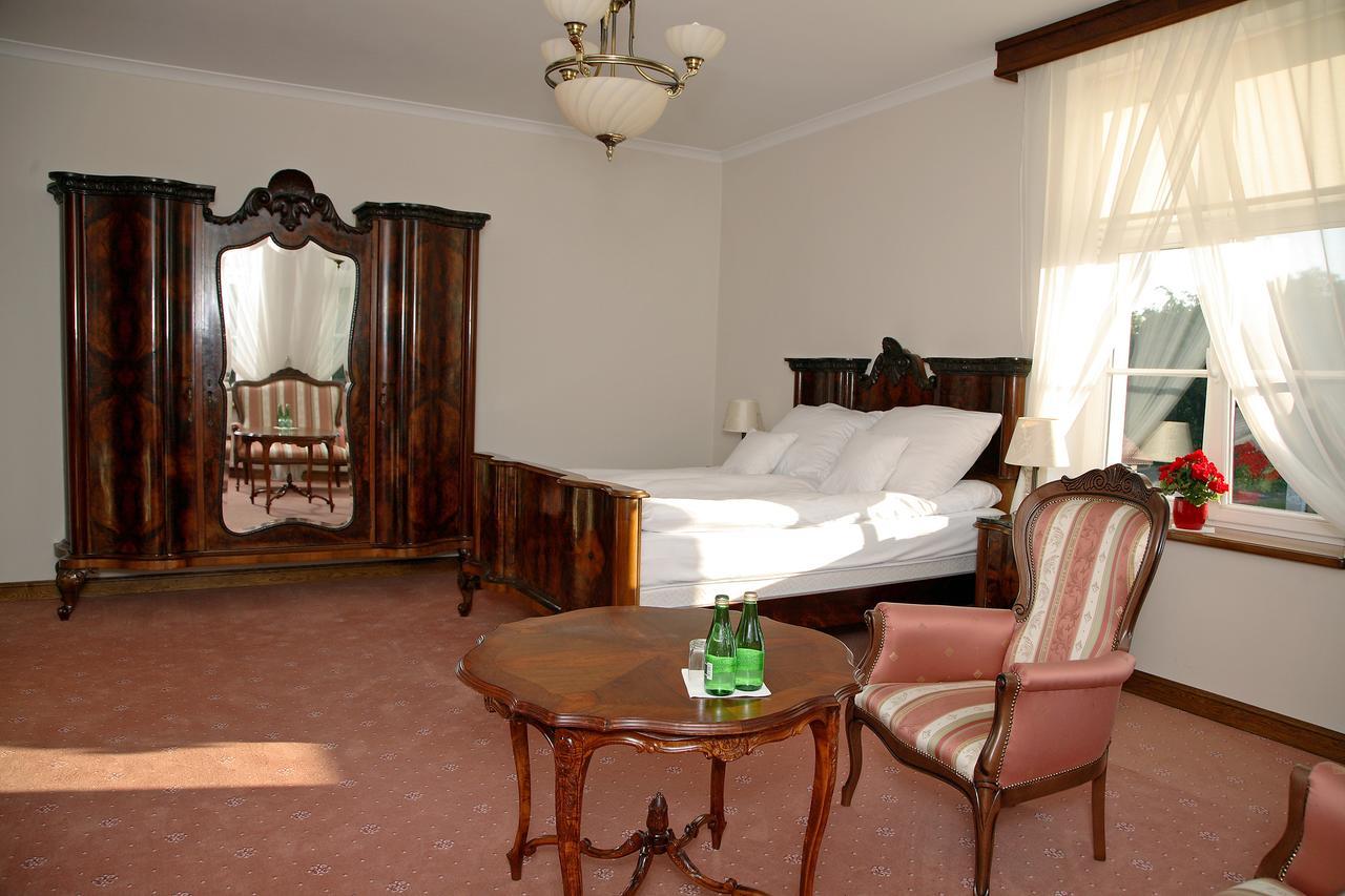 Bed and Breakfast Dwor Bieland à Elbląg Extérieur photo